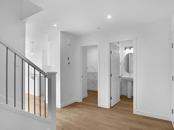 2nd image of 191 Savoy Cres