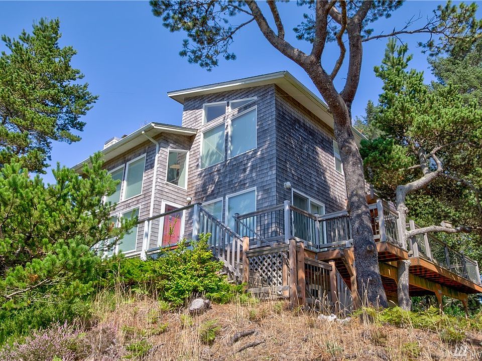 1st image of 32404 J Pl