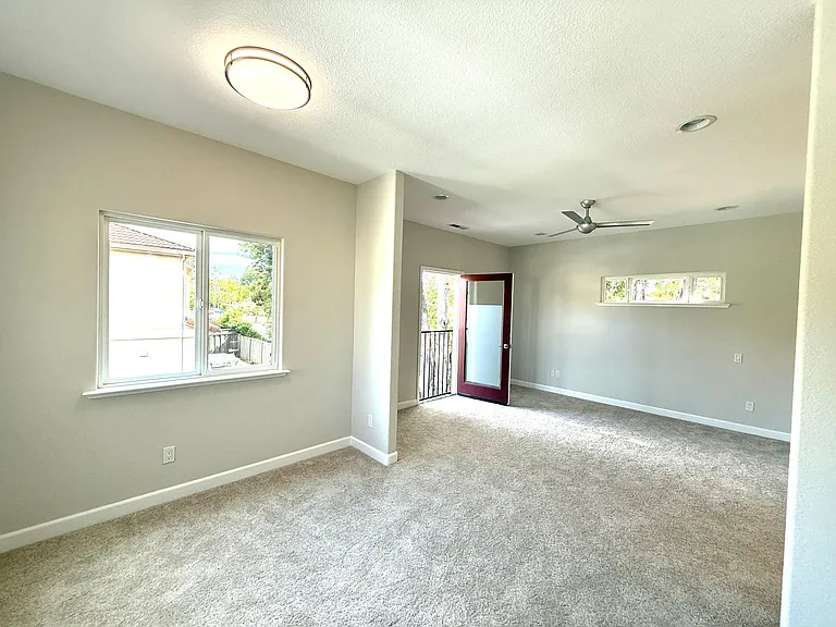 1576 Heritage Ln — Photo 6