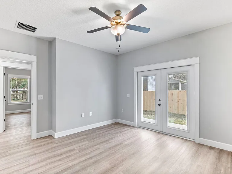 631 Oakland Ave — Photo 23