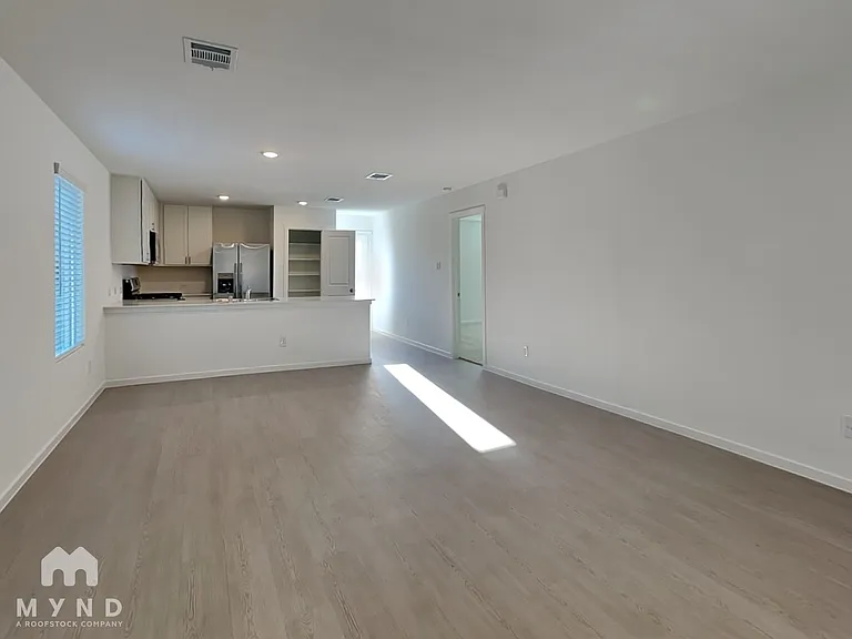 2057 Belgian Dr — Photo 7