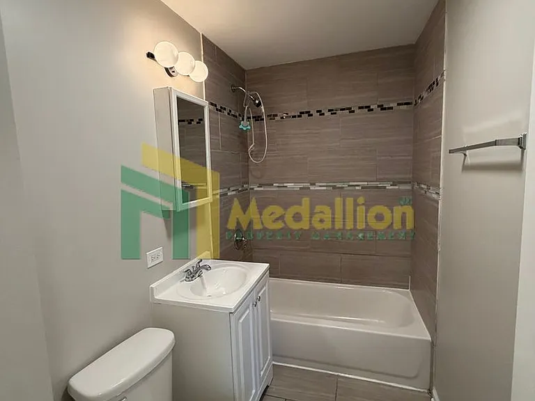 12432 S Lowe Ave — Photo 7