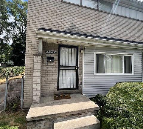 5th image of 14526-32 Evergreen Rd