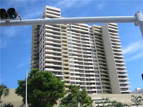 3rd image of 2555 Collins Ave APT 912