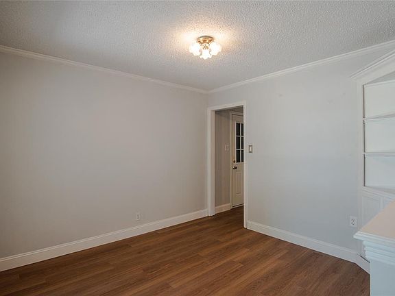 4th image of 1610 Greenhaven Dr