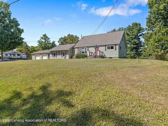 3rd image of 2855 N Stewart Rd