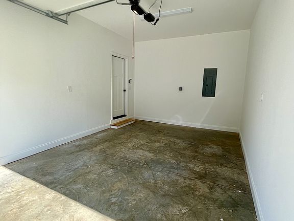 4th image of 136 Independence Ln #136