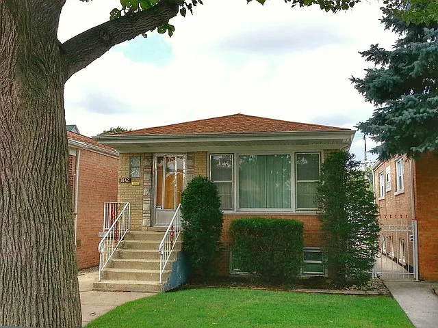 3642 W 57th St photo 1