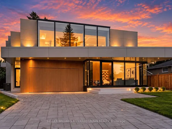 11 Knowles Cres, Aurora, ON L4G 1Z6