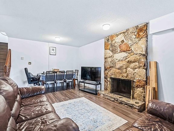4th image of 8680 Citadel Cres