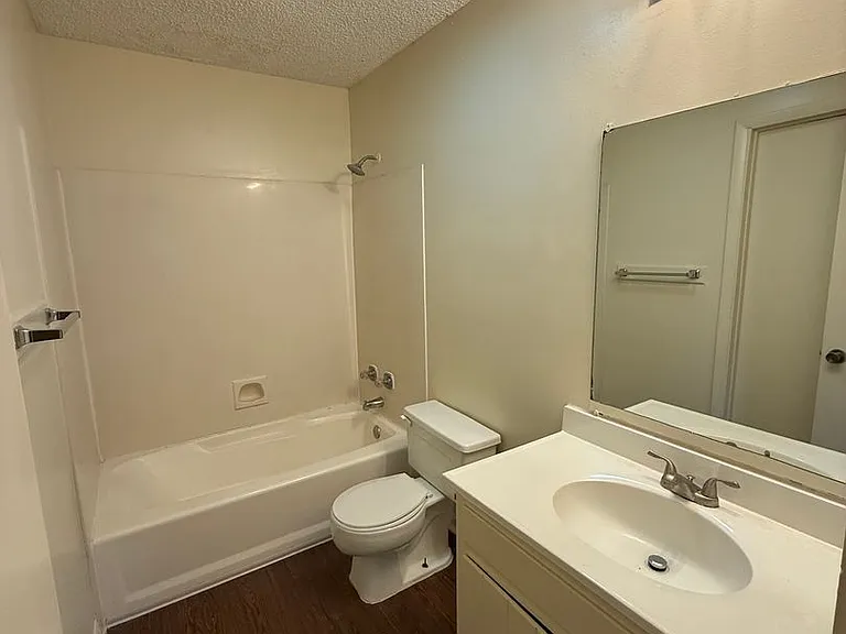 8220A Governor Dr — Photo 14