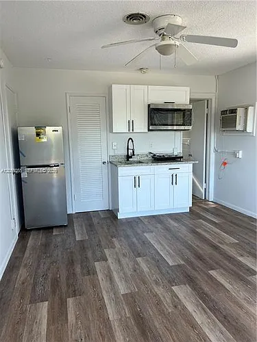 5741 NE 18th Ave #2A Photo 1 5741 NE 18th Ave #2A Photo 1