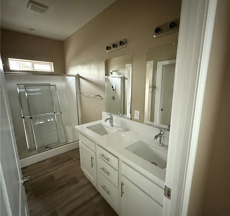 1st image of 33303 Catlin Ave