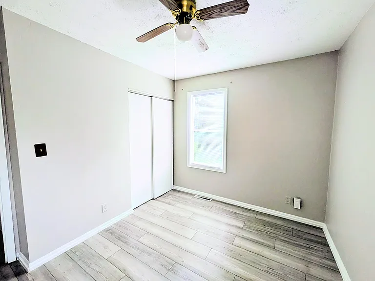 14802 White Ave — Photo 12