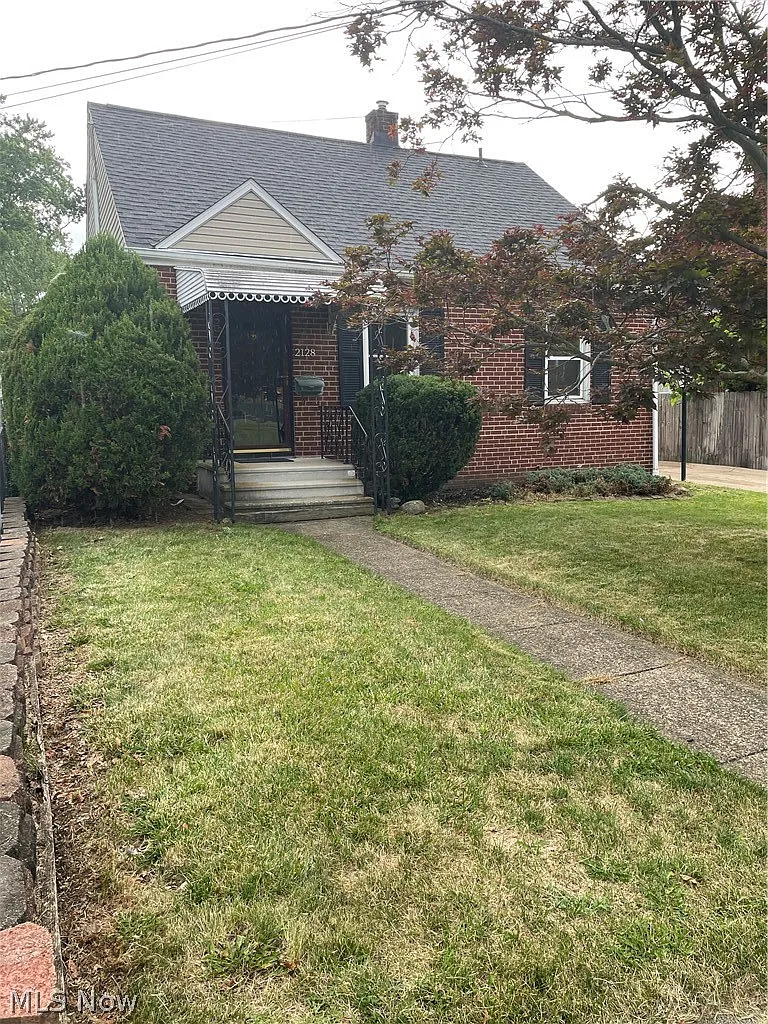 3 bed, 1898 sqft, $1,800 — Photo 2