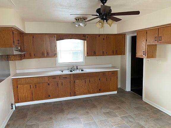 2nd image of 1504 Leckie St #B