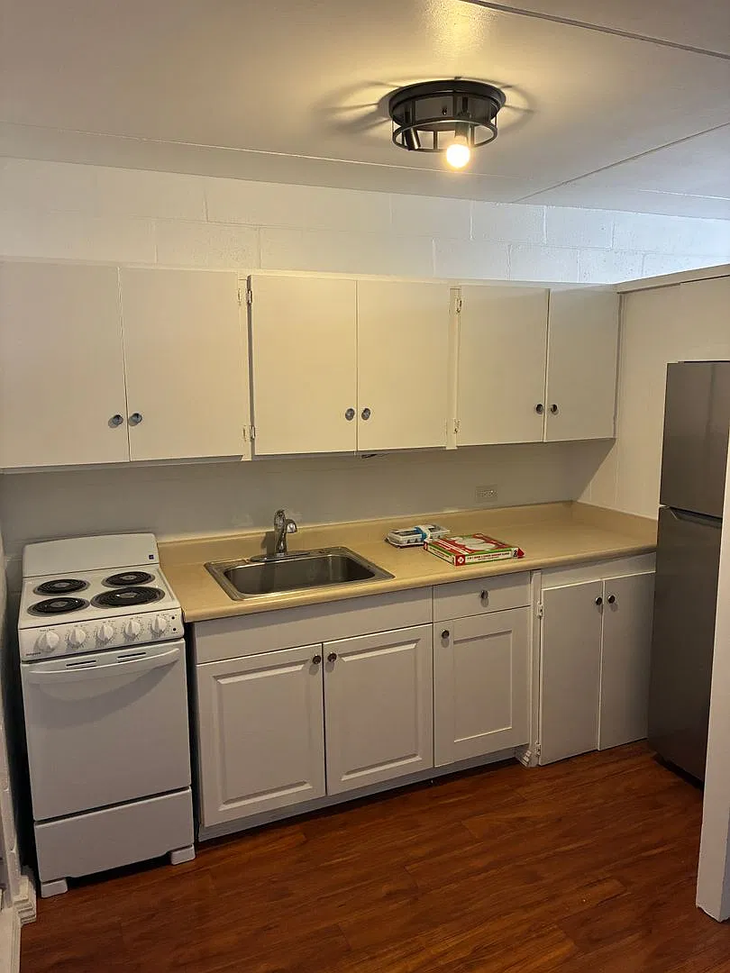 Refreshed Ground-Floor 1-Bedroom Near Diamond Head and Waikiki — Photo 3