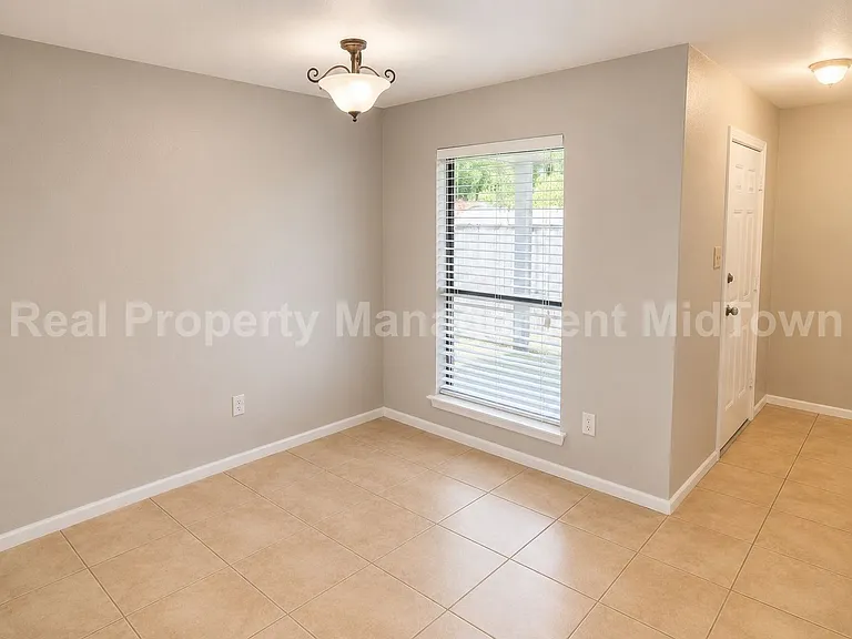 4209 Wingrove Dr — Photo 7