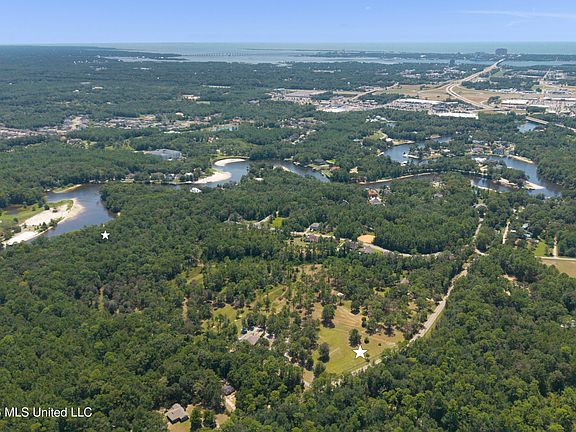 3rd image of Lickskillet Rd