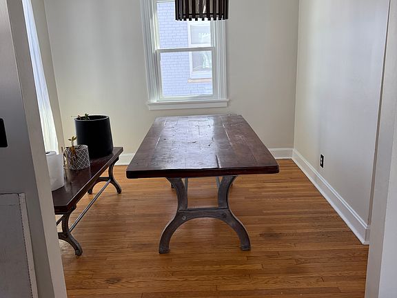 5th image of 1537 Ambrose Ave