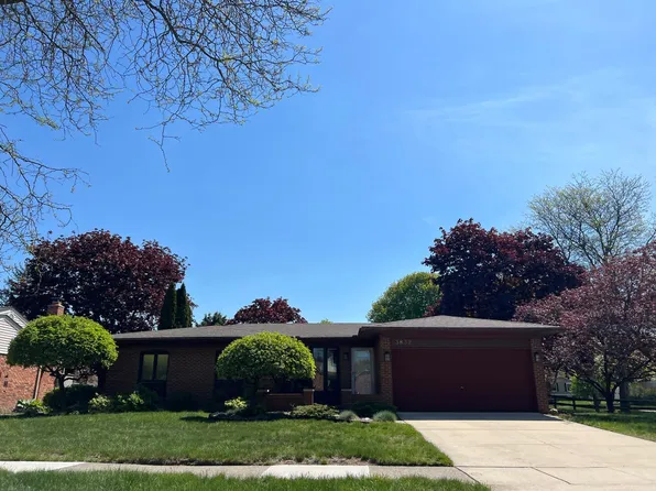 3832 Nash Dr, Troy, MI 48083
