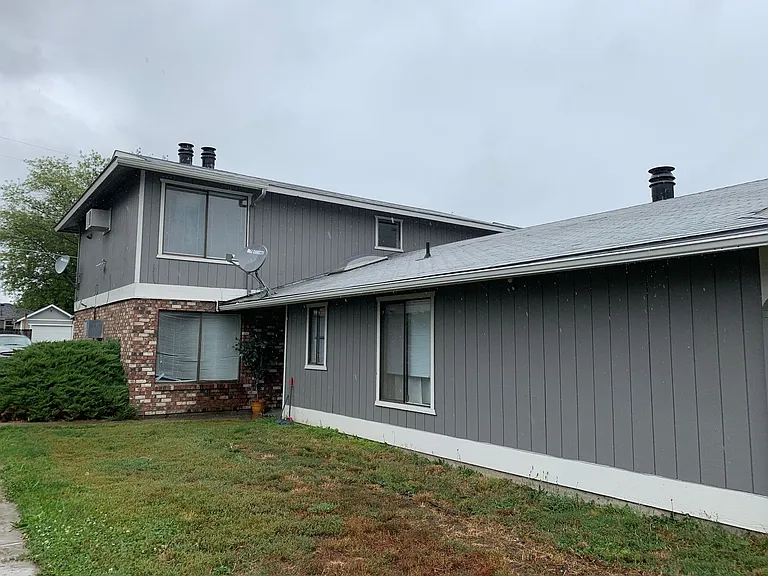 6119-6123 N Addison Ct — Photo 1