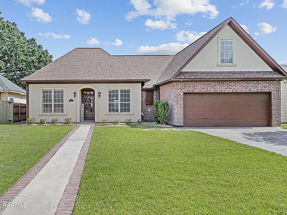 2nd image of 131 Vestige Cir