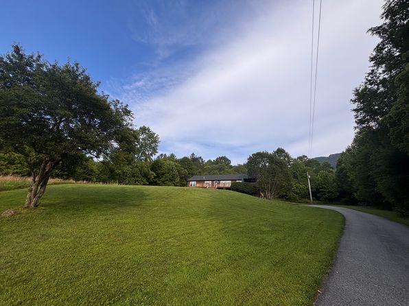 621 River Breeze Dr