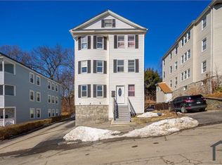 17 5th Ave #1, Worcester, MA 01607