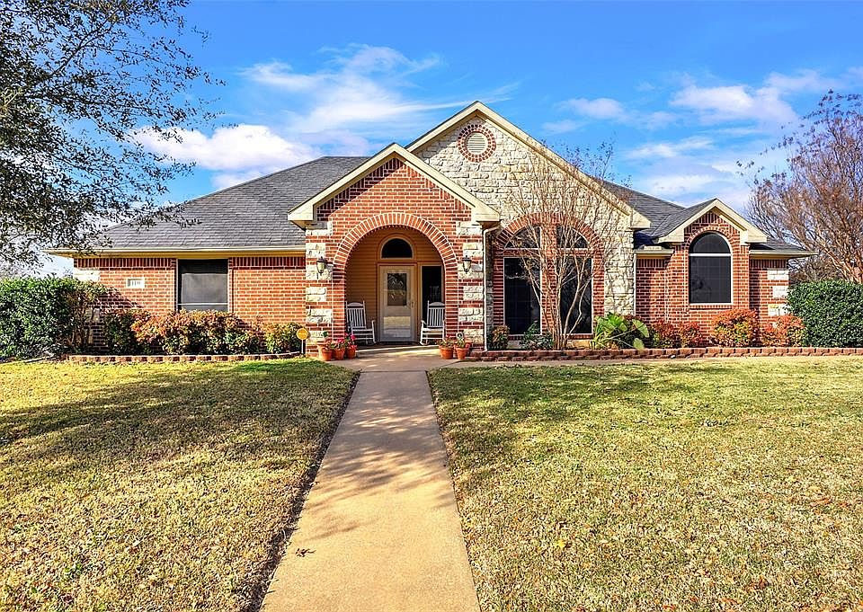 1st image of 110 Ginger Dr