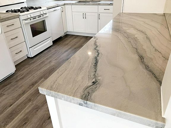 4th image of 468 Broderick Way