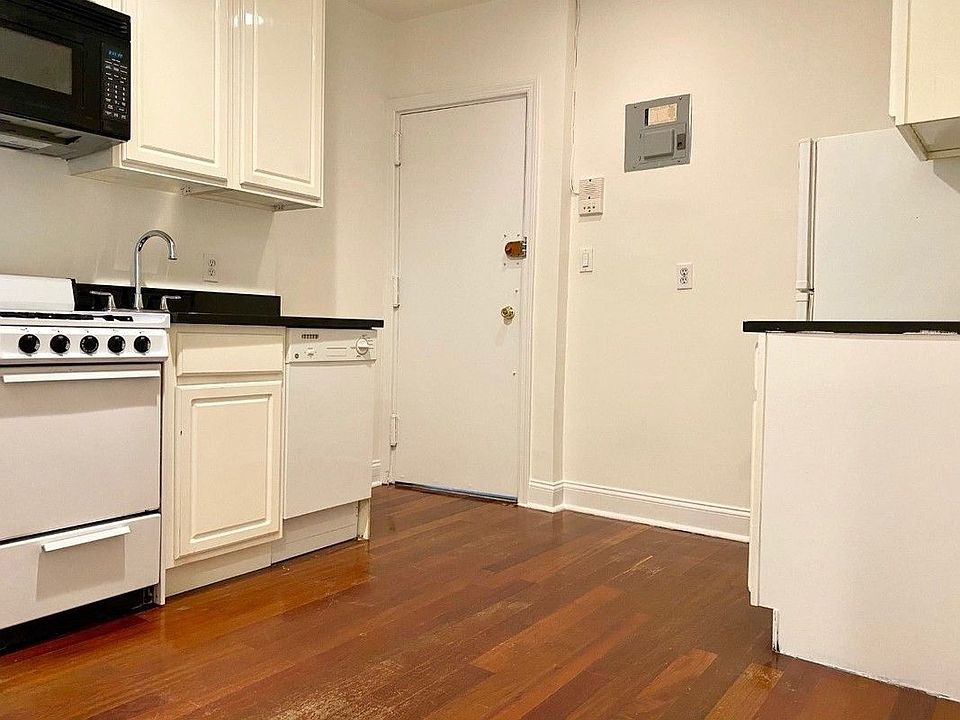1st image of 222 Thompson St #3B