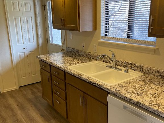 2nd image of 383 W Buttercup Way #383
