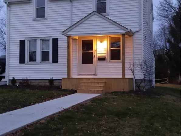 121 Gordon Ave, Wadsworth, OH 44281