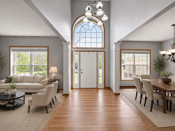 3rd image of 7128 Timber Crest Dr S