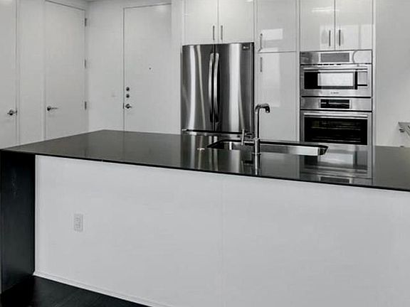 2nd image of 301 West Ave APT 3506