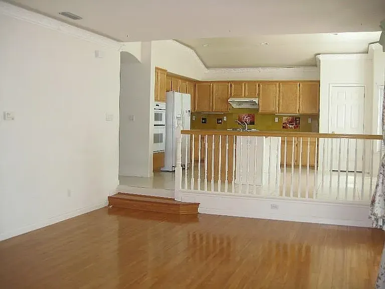 955 Sterling Cir — Photo 6