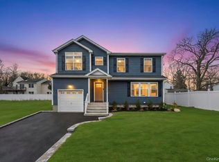 42 Volta Dr, Deer Park, NY 11729