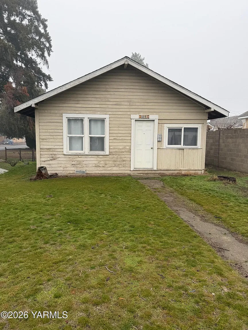 801 S Satus Ave photo 1