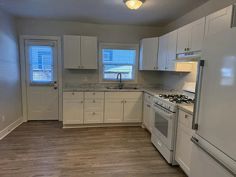 Whiting Ave. 204 W. - 206 — Photo 10
