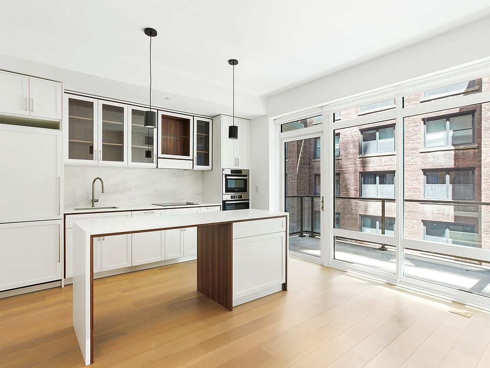 1st image of 115 E 55th St APT 5D