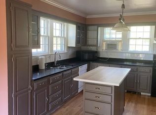 3338 Annandale Rd, Falls Church, VA 22042