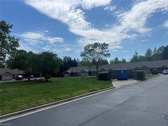 3rd image of 405 Pinefield Pl