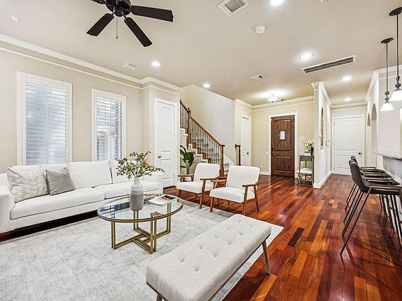 4th image of 11022 Robin Hood Court