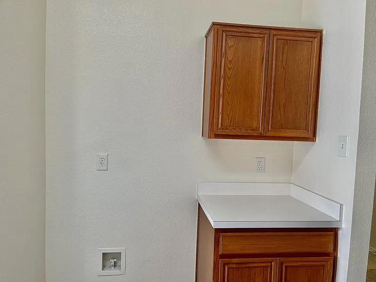 1008 Rock Springs Dr — Photo 10