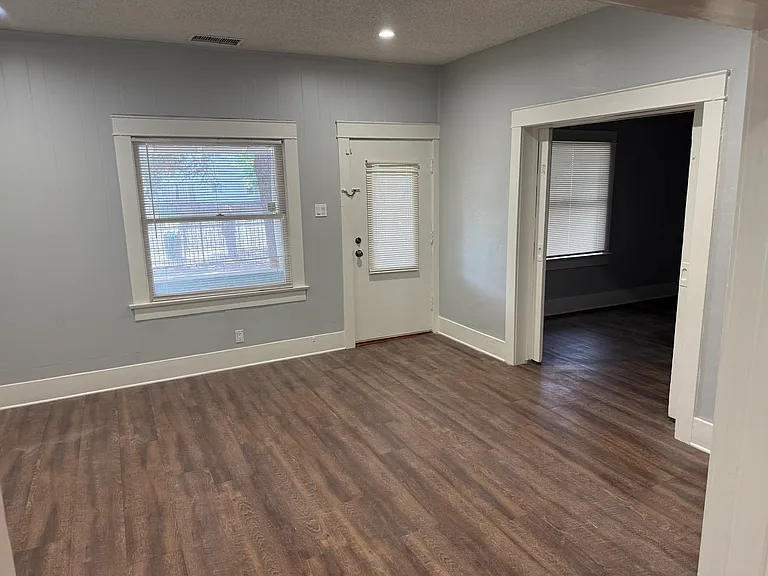 12261 Magnolia Blvd — Photo 9