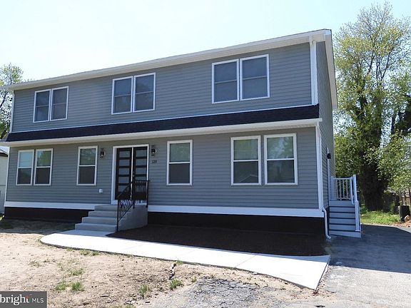 3rd image of 120 Florence Ave
