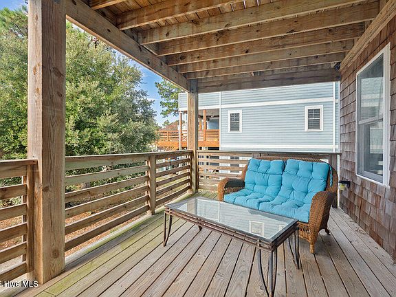 3rd image of 840 Rosewood Court
