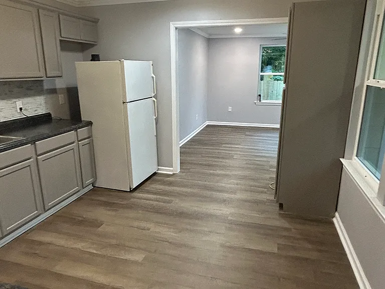 3412 Charles St — Photo 15