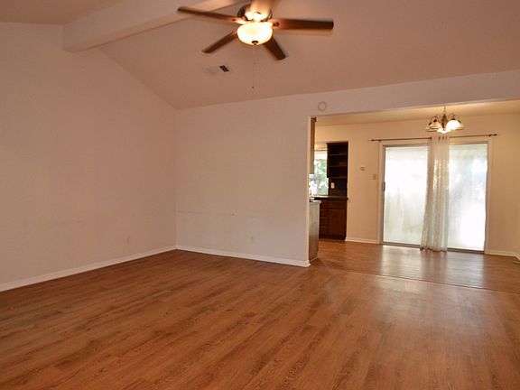 3rd image of 1003 West Ln